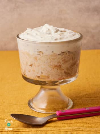 Apple and Custard Overnight Oats pinchofnom.com