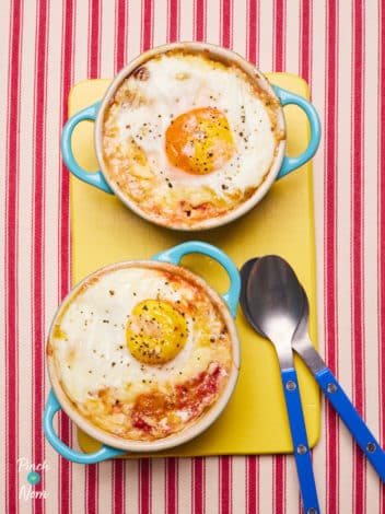 Sausage, Mushroom and Tomato Breakfast Bakes pinchofnom.com