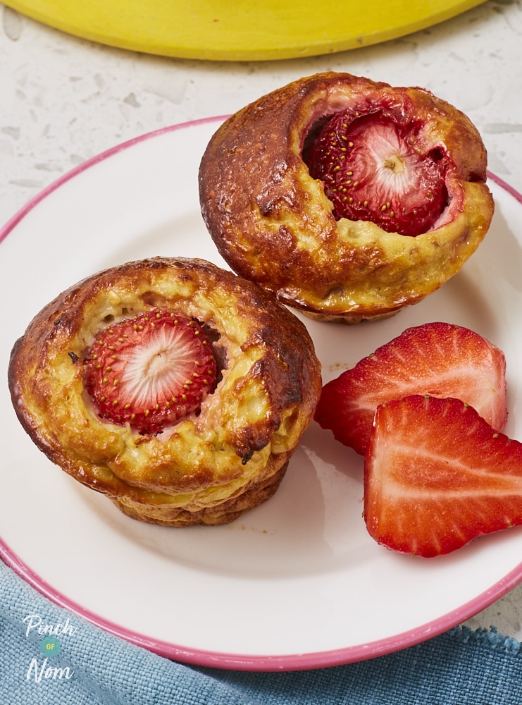 Strawberry Oat Muffins - Pinch of Nom Slimming Recipes