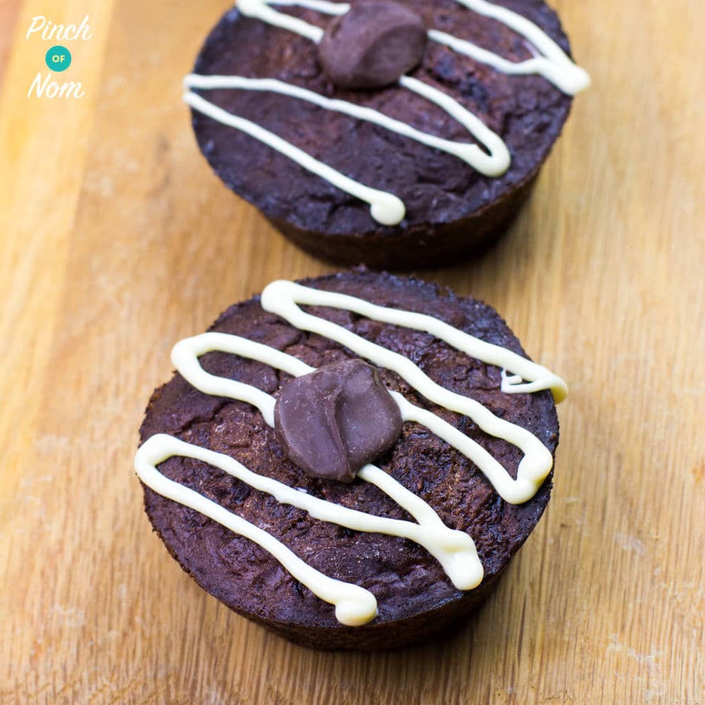 Chocolate Beetroot Muffins pinchofnom.com