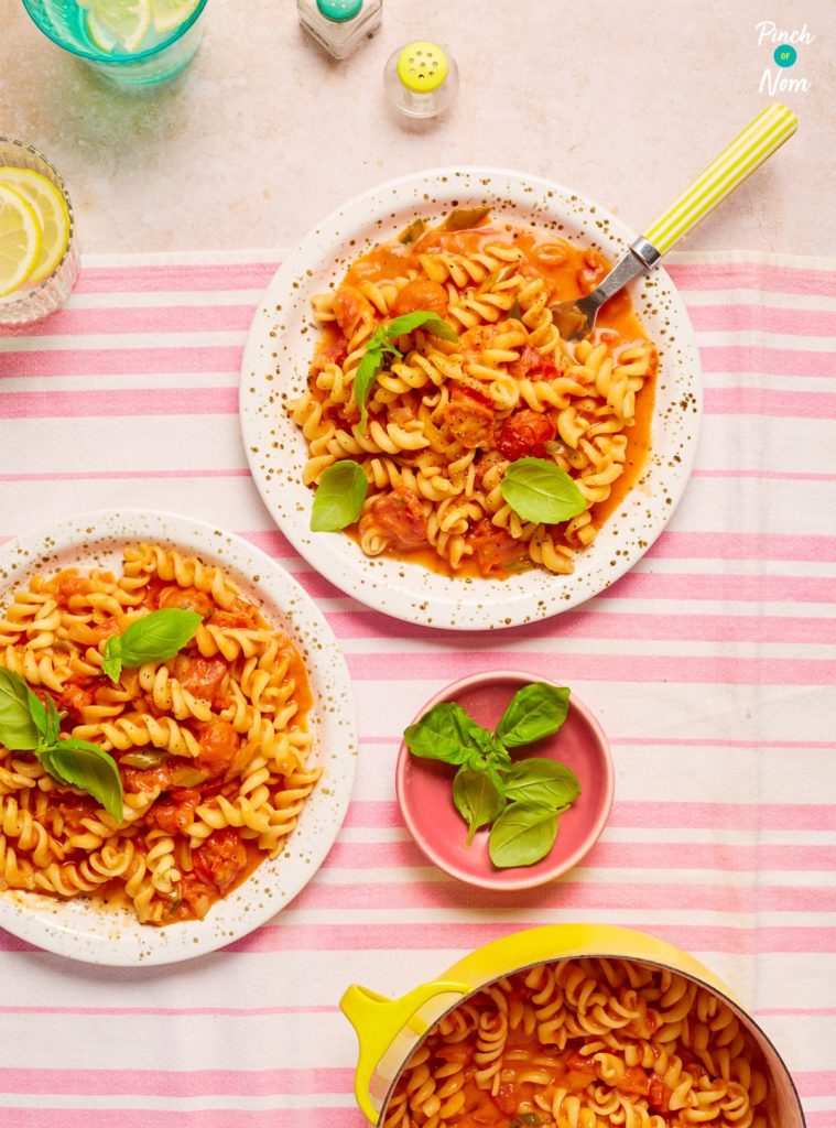 Creamy Tomato Vodka Pasta - Pinch of Nom Slimming Recipes