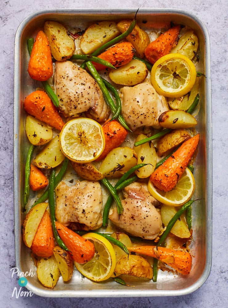 Lemon and Garlic Chicken Tray Bake - Pinch of Nom Slimming Recipes