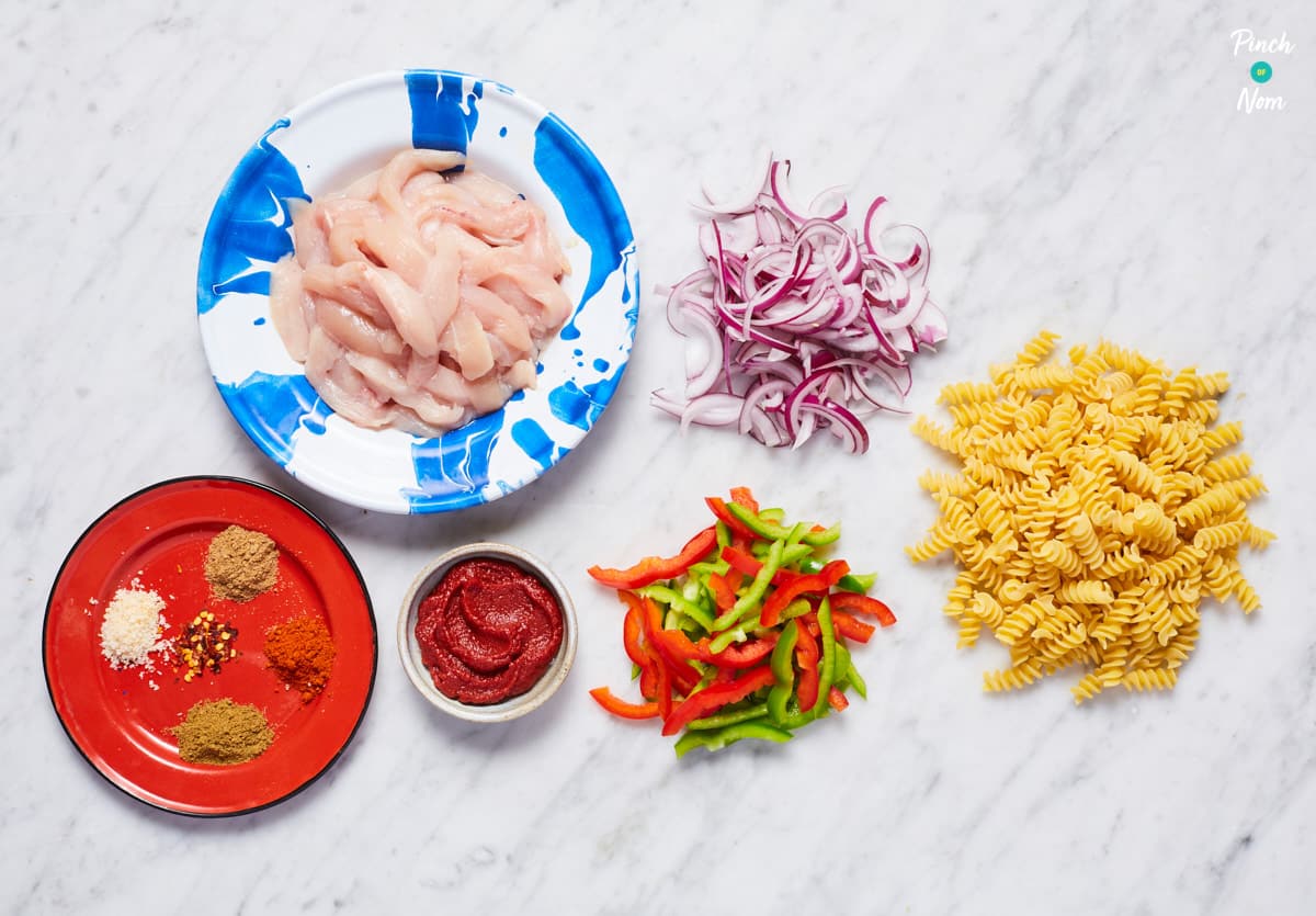 Chicken Fajita Pasta - Pinch of Nom Slimming Recipes