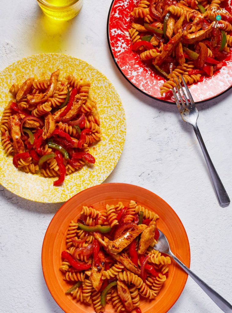 Chicken Fajita Pasta - Pinch of Nom Slimming Recipes