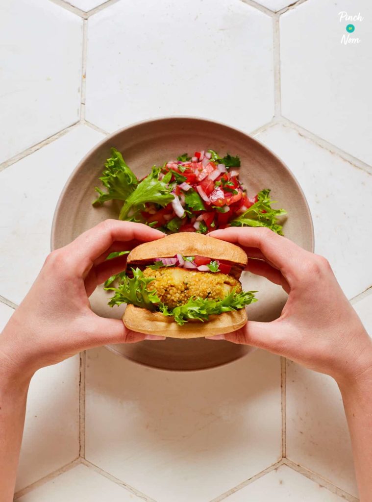 Halloumi Cous Cous Burgers with Salsa - Pinch of Nom Slimming Recipes