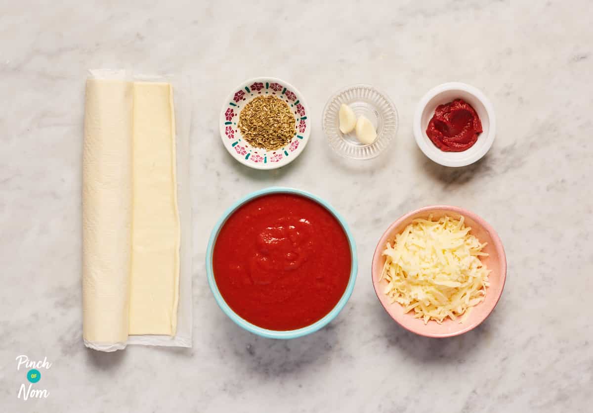 Pizza Twists with Pizza Dip - Pinch of Nom Slimming Recipes