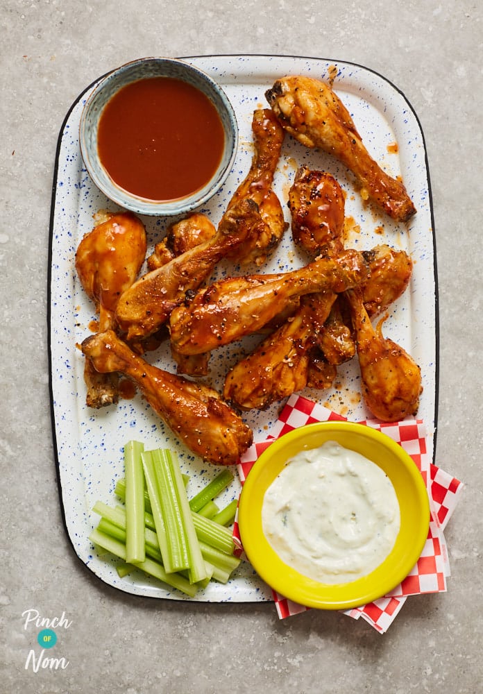 Fiery Buffalo Chicken Drumsticks - Pinch of Nom Slimming Recipes