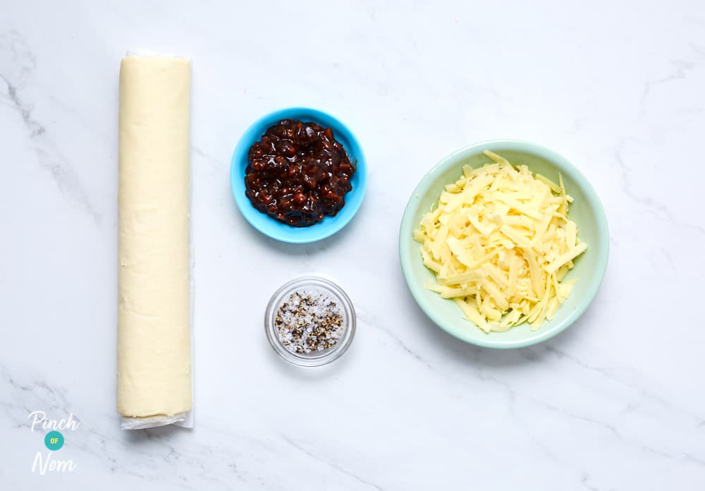 Cheese & Pickle Twists - Pinch of Nom Slimming Recipes