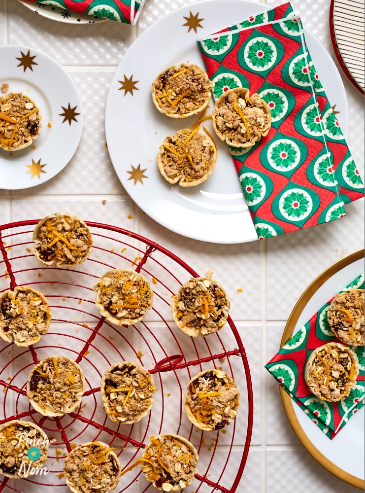 Mini Spiced Orange Mince Pie Crumbles pinchofnom.com