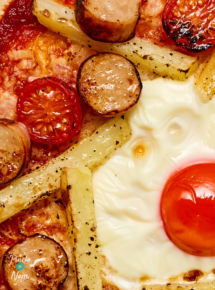 Sausage, Egg and Chips Pizza | Pinch of Nom Slimming Recipes