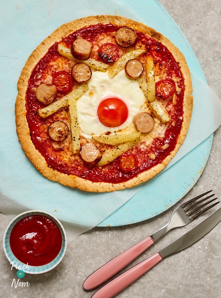 Sausage, Egg and Chips Pizza | Pinch of Nom Slimming Recipes