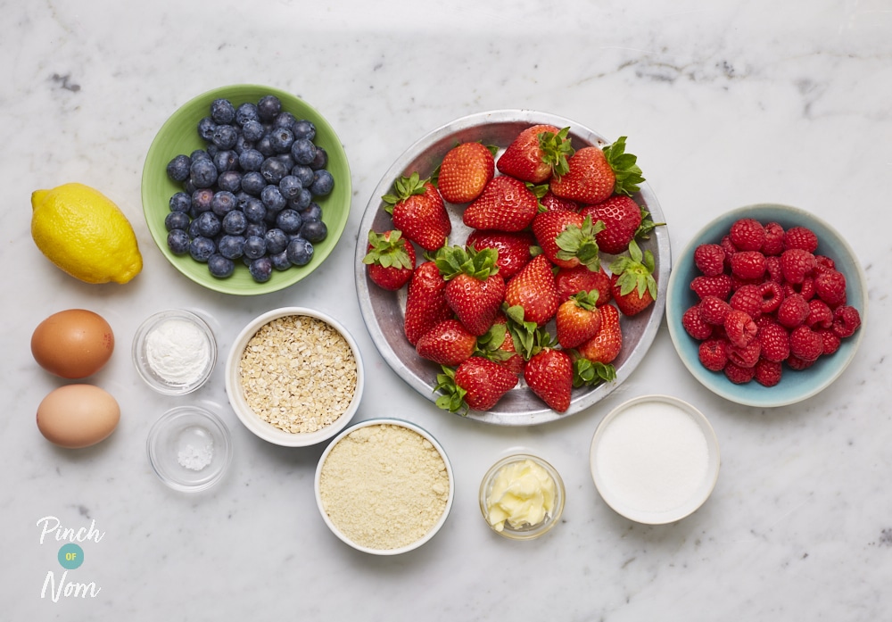 Summer Berry Cobbler - Pinch of Nom Slimming Recipes