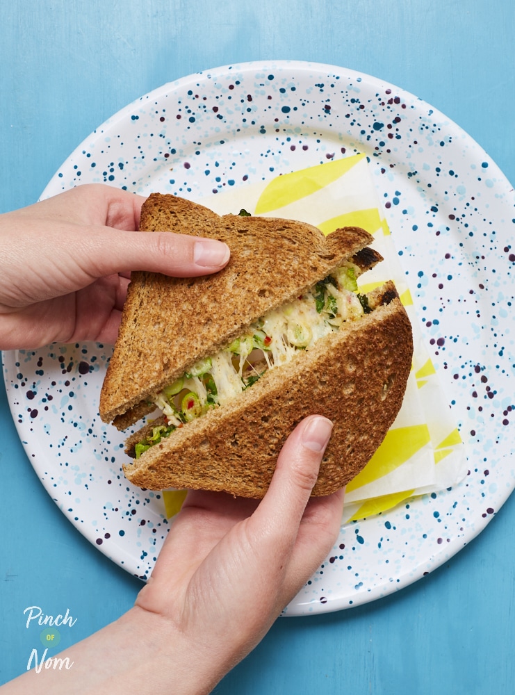 Cheesy Chilli Toastie - Pinch of Nom Slimming Recipes