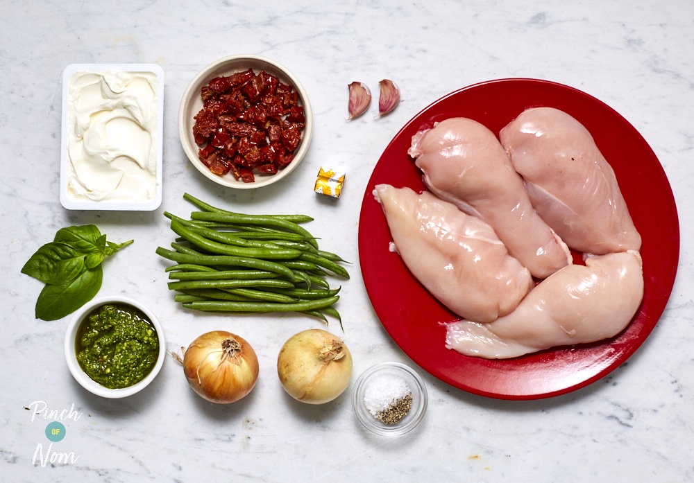 Creamy Pesto Chicken - Pinch of Nom Slimming Recipes
