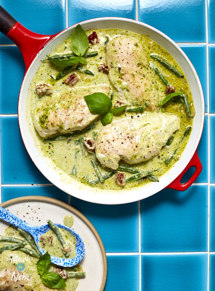 Creamy Pesto Chicken pinchofnom.com