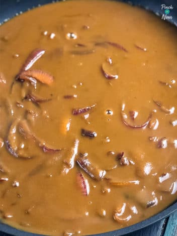 Balsamic and Red Onion Gravy pinchofnom.com