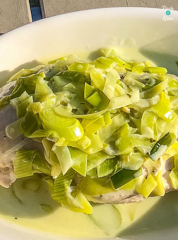 Chicken and Leeks in Blue Cheese Sauce - Pinch of Nom Slimming Recipes