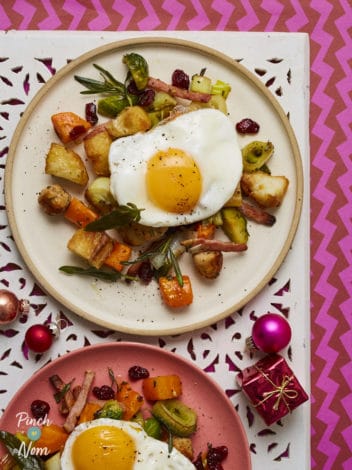 Christmas Hash pinchofnom.com