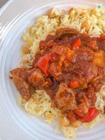 Easy Pilaf Rice with Chickpeas pinchofnom.com