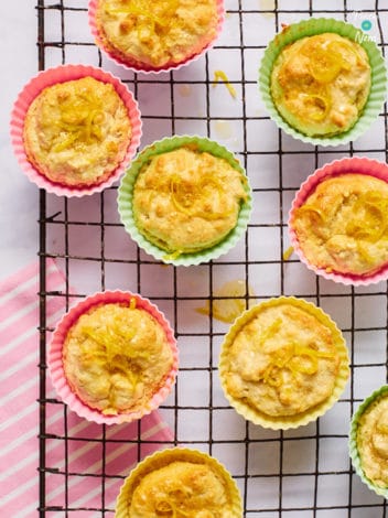 Lemon Drizzle Oat Muffins pinchofnom.com