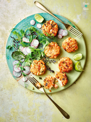 Soy and Ginger Salmon Fishcakes pinchofnom.com
