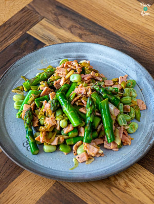 Asparagus, Broad Bean and Bacon Salad pinchofnom.com