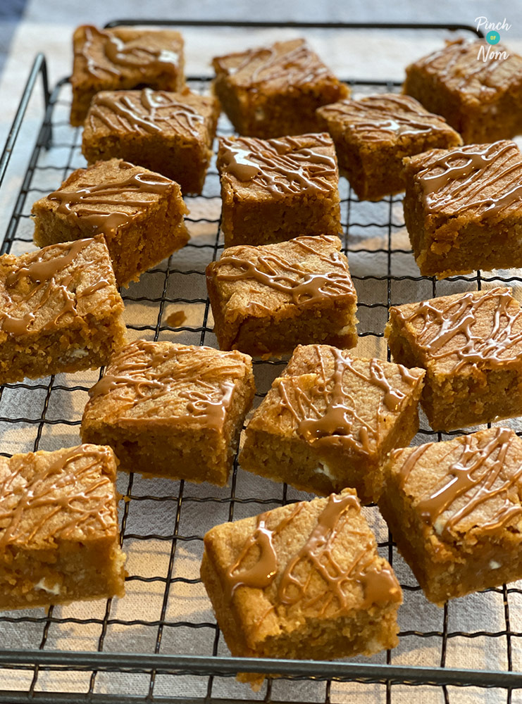 Biscoff Blondies - Pinch of Nom Slimming Recipes