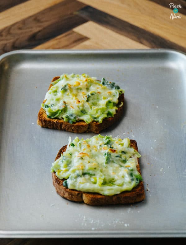 Cheesy Leeks on Toast pinchofnom.com