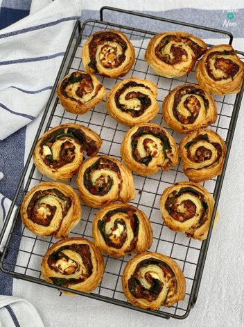 Ham and Cheese Spinach Swirls pinchofnom.com