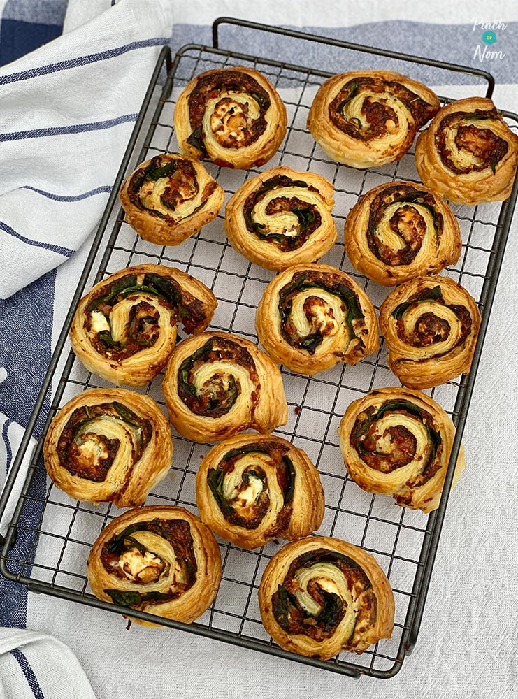 Ham and Cheese Spinach Swirls - Pinch of Nom Slimming Recipes