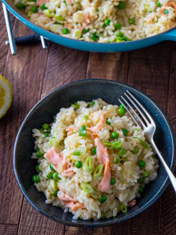Oven-Baked Risotto with Smoked Salmon and Peas pinchofnom.com