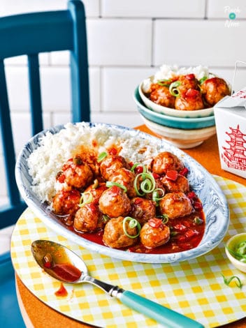 Sweet and Spicy Meatballs pinchofnom.com