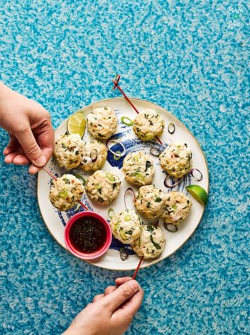 Thai Chicken Cakes pinchofnom.com