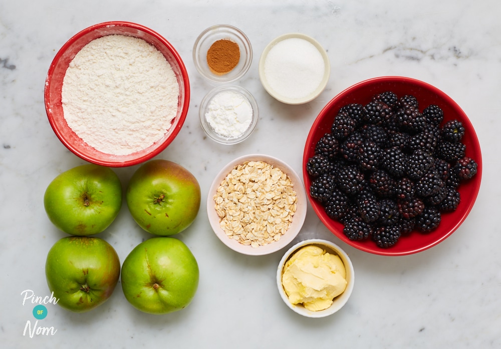 Vegan Blackberry and Apple Crumble - Pinch of Nom Slimming Recipes