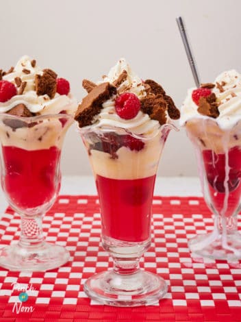 Chocolate Brownie Trifle pinchofnom.com