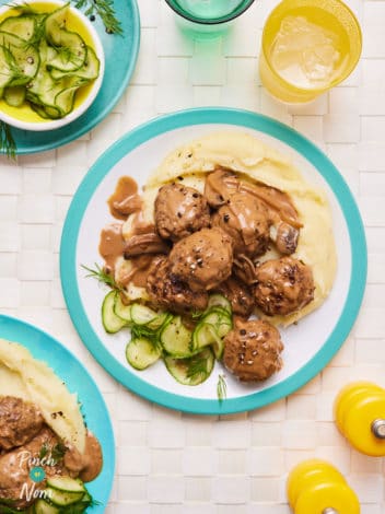 Creamy Peppercorn Meatballs pinchofnom.com