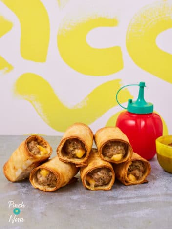 Jalapeño Popper Sausage Rolls pinchofnom.com