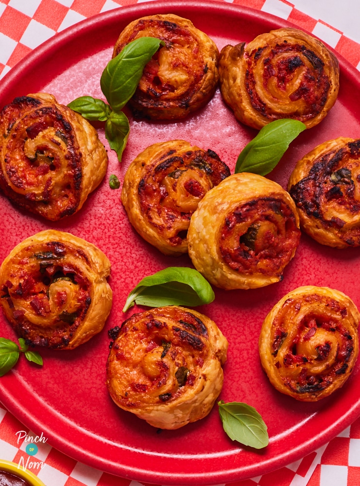 Pizza Swirls - Pinch of Nom Slimming Recipes