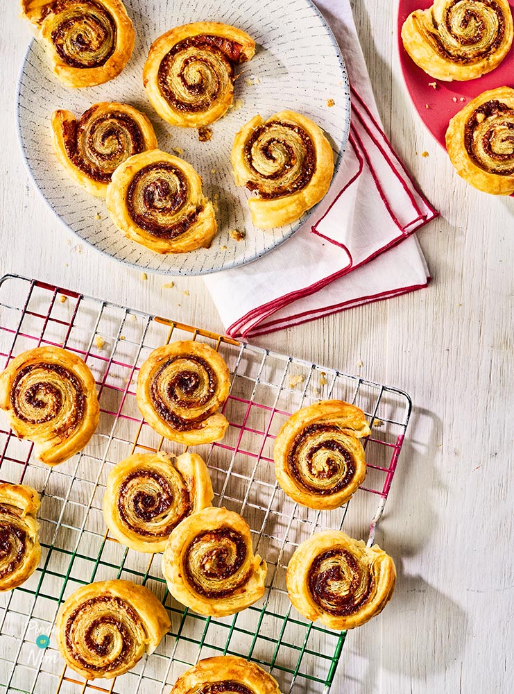 Cheese and Marmite Swirls - Pinch of Nom Slimming Recipes