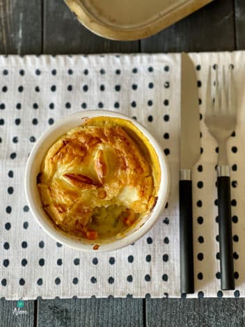 Creamy Vegetable Pot Pies pinchofnom.com