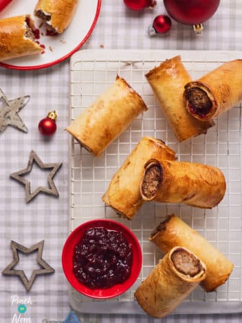 Festive Sausage Rolls pinchofnom.com