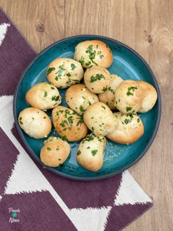 Garlic Dough Balls pinchofnom.com