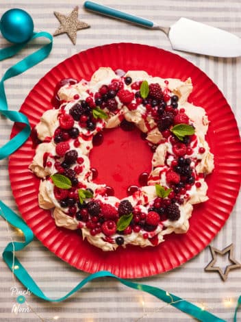 Pavlova Wreath pinchofnom.com
