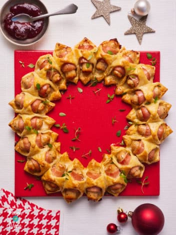Pigs in Blankets Christmas Wreath pinchofnom.com