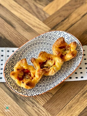 Pizza Puffs pinchofnom.com