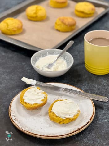 Pumpkin Spice Scones pinchofnom.com