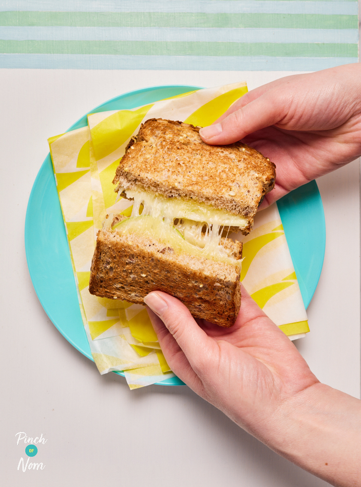 Cheese and Apple Toastie - Pinch of Nom Slimming Recipes