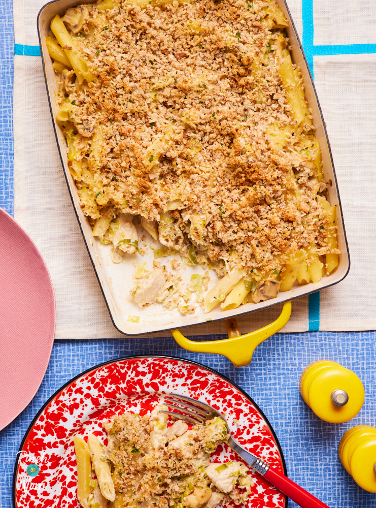 Chicken Kyiv Pasta Bake - Pinch of Nom Slimming Recipes