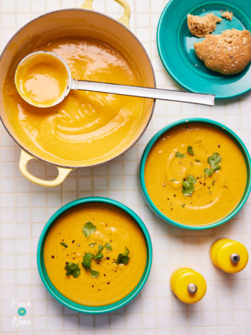 Curried Creamy Carrot Soup pinchofnom.com