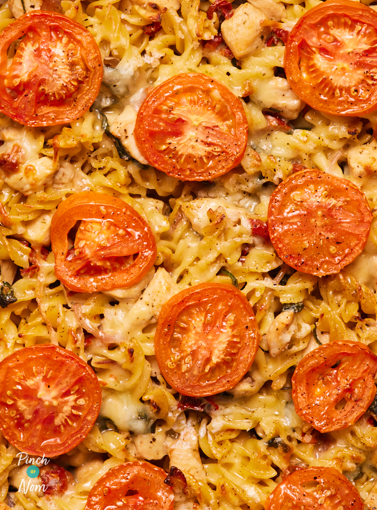 Tuscan Chicken Pasta Bake - Pinch of Nom Slimming Recipes